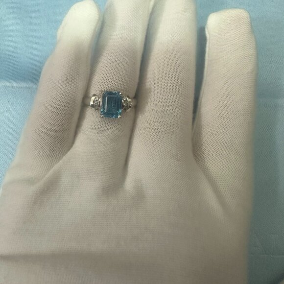 14k White Gold Diamond Blue Topaz size 8 - Picture 2 of 9